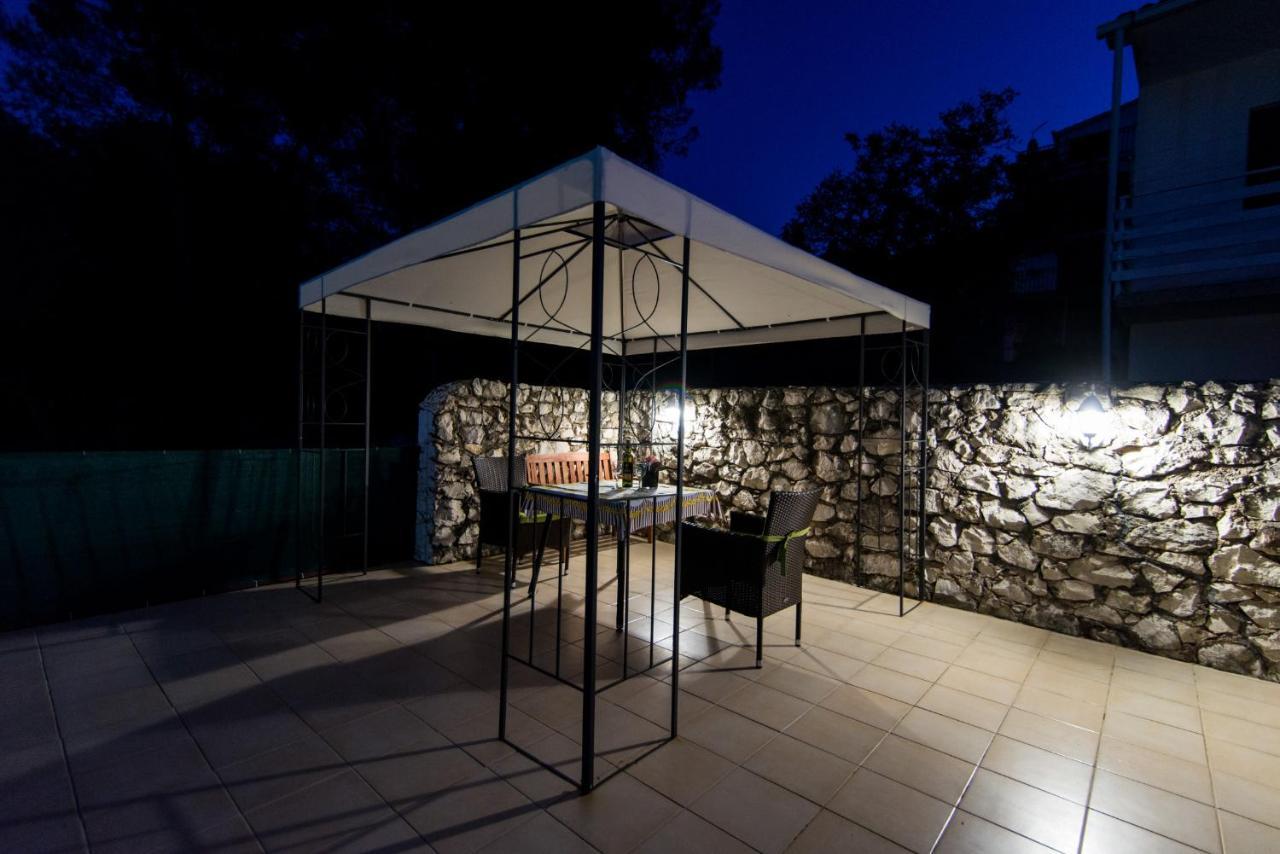 Holidays Apartments Slanada With Terrace And Sea View, Near The Beach & Town Trogir, Free Parking, Quiet Place On Peninsula Ciovo Eksteriør billede