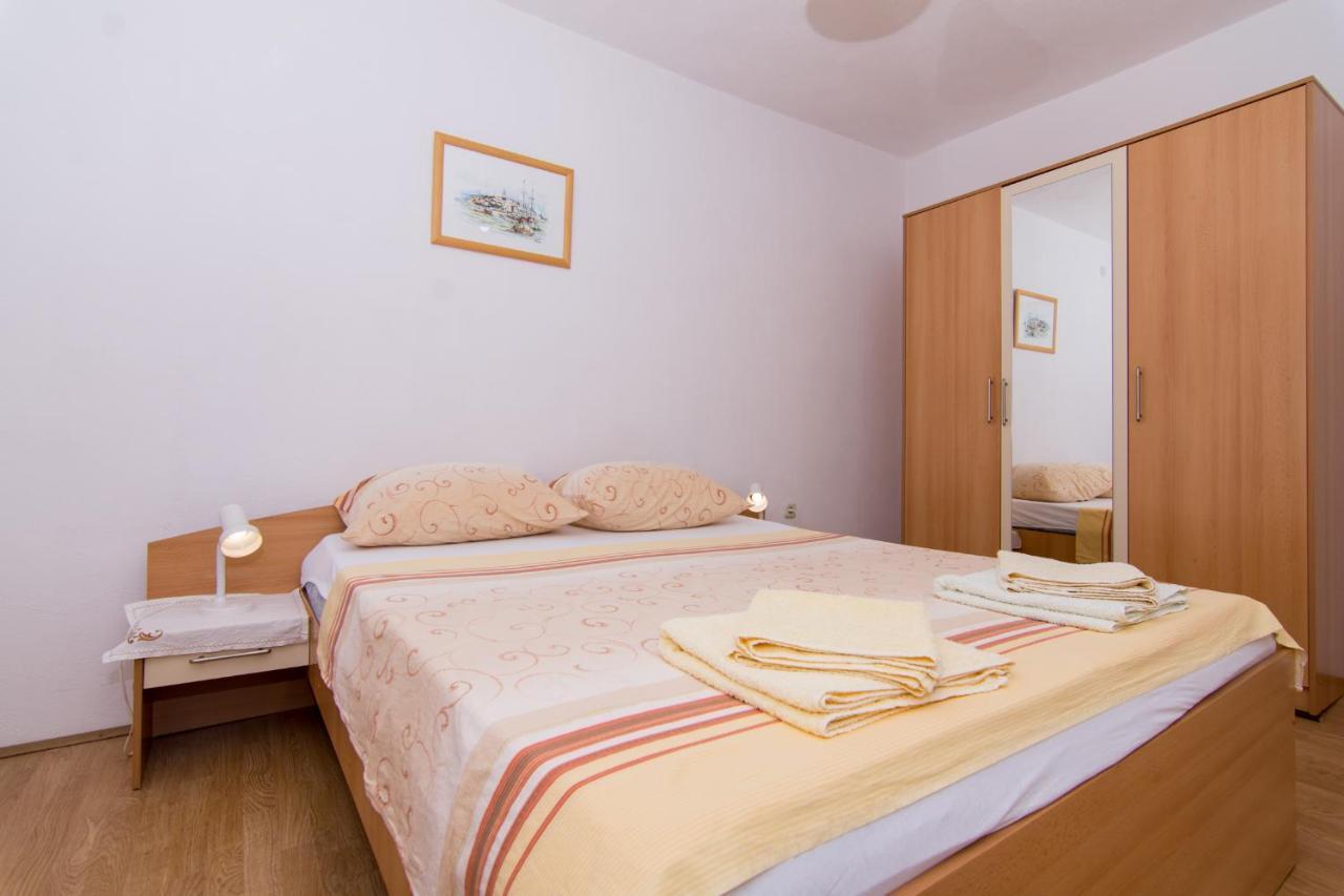 Holidays Apartments Slanada With Terrace And Sea View, Near The Beach & Town Trogir, Free Parking, Quiet Place On Peninsula Ciovo Eksteriør billede