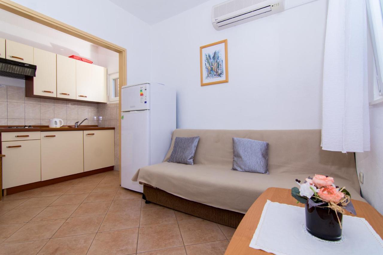 Holidays Apartments Slanada With Terrace And Sea View, Near The Beach & Town Trogir, Free Parking, Quiet Place On Peninsula Ciovo Eksteriør billede