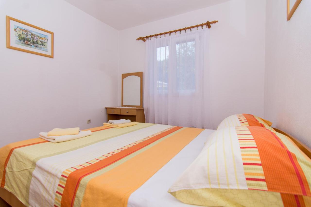 Holidays Apartments Slanada With Terrace And Sea View, Near The Beach & Town Trogir, Free Parking, Quiet Place On Peninsula Ciovo Eksteriør billede