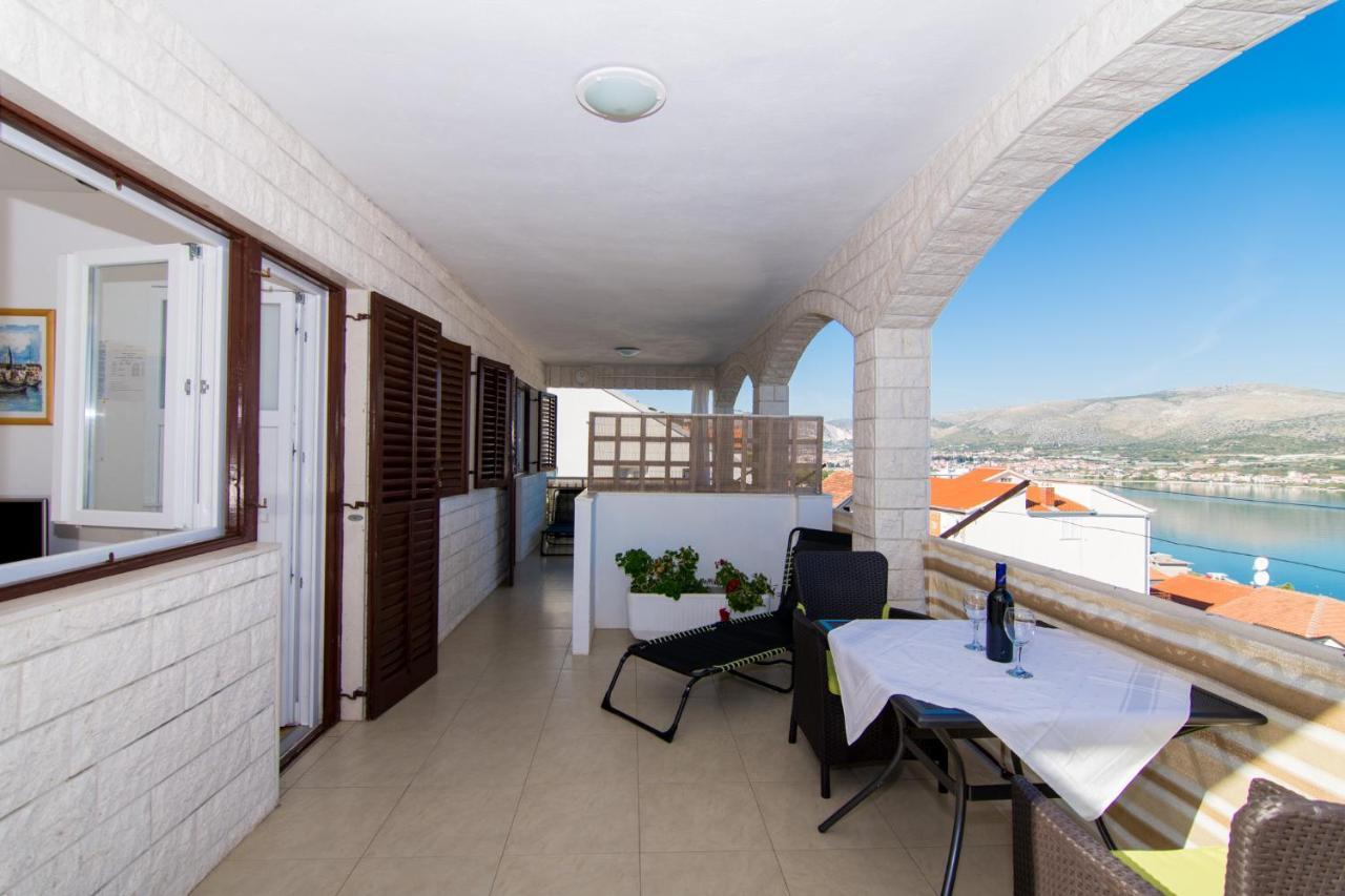 Holidays Apartments Slanada With Terrace And Sea View, Near The Beach & Town Trogir, Free Parking, Quiet Place On Peninsula Ciovo Eksteriør billede
