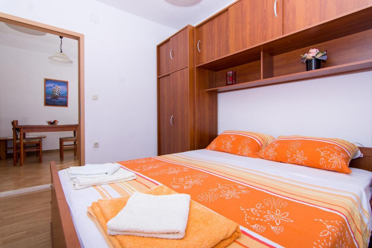 Holidays Apartments Slanada With Terrace And Sea View, Near The Beach & Town Trogir, Free Parking, Quiet Place On Peninsula Ciovo Eksteriør billede