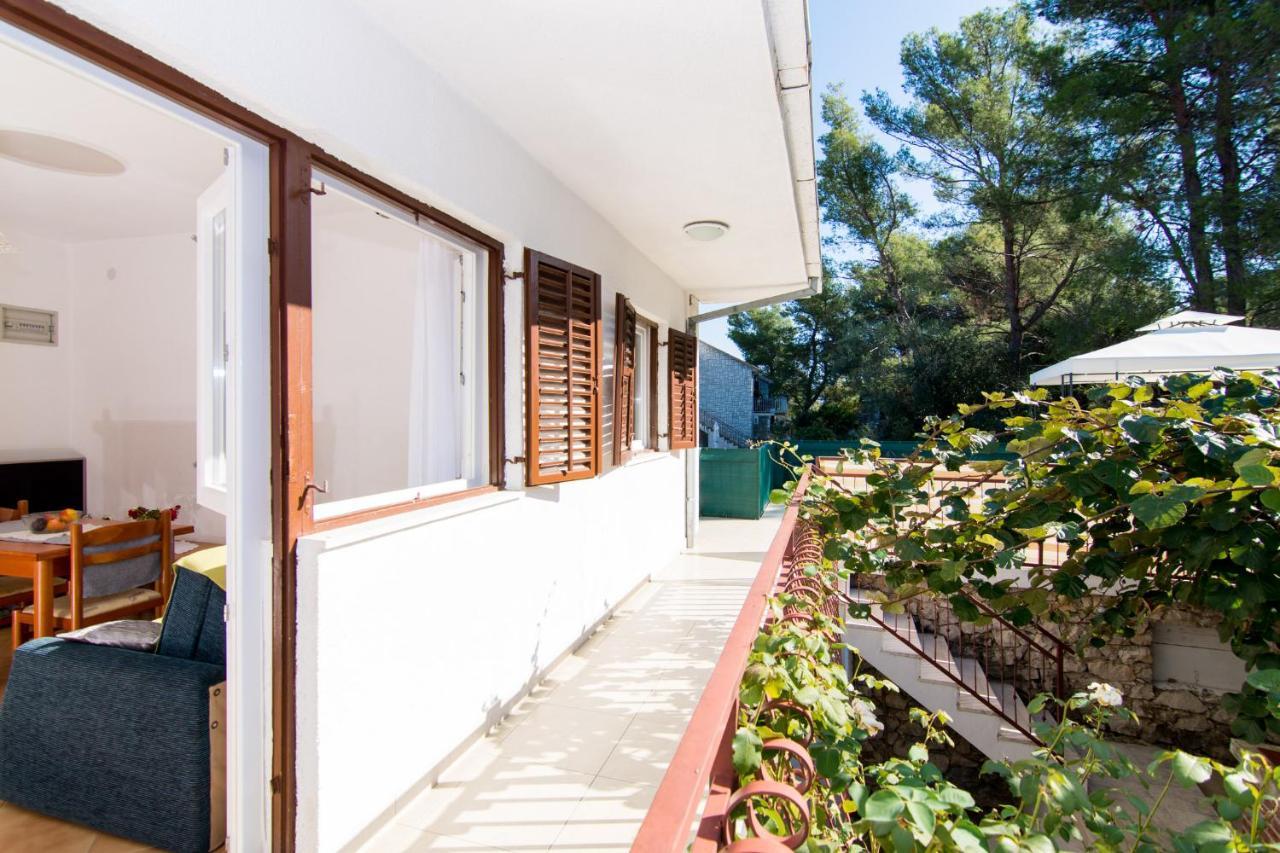 Holidays Apartments Slanada With Terrace And Sea View, Near The Beach & Town Trogir, Free Parking, Quiet Place On Peninsula Ciovo Eksteriør billede
