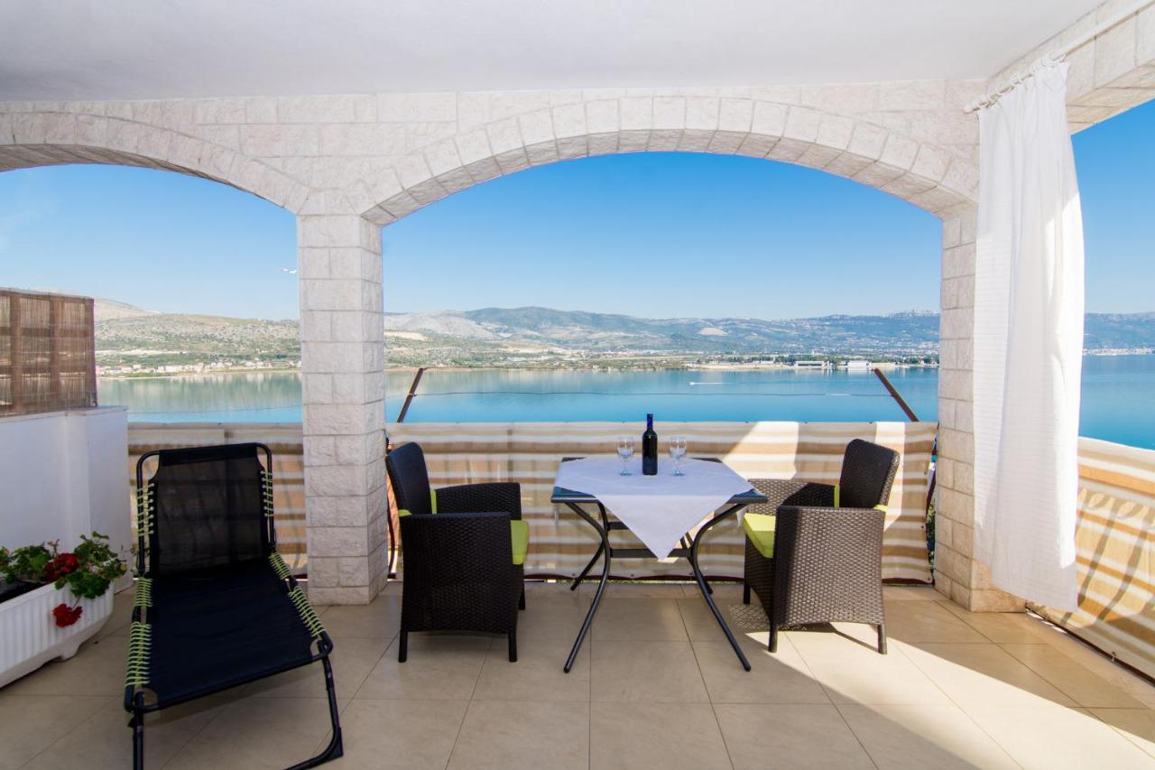 Holidays Apartments Slanada With Terrace And Sea View, Near The Beach & Town Trogir, Free Parking, Quiet Place On Peninsula Ciovo Eksteriør billede