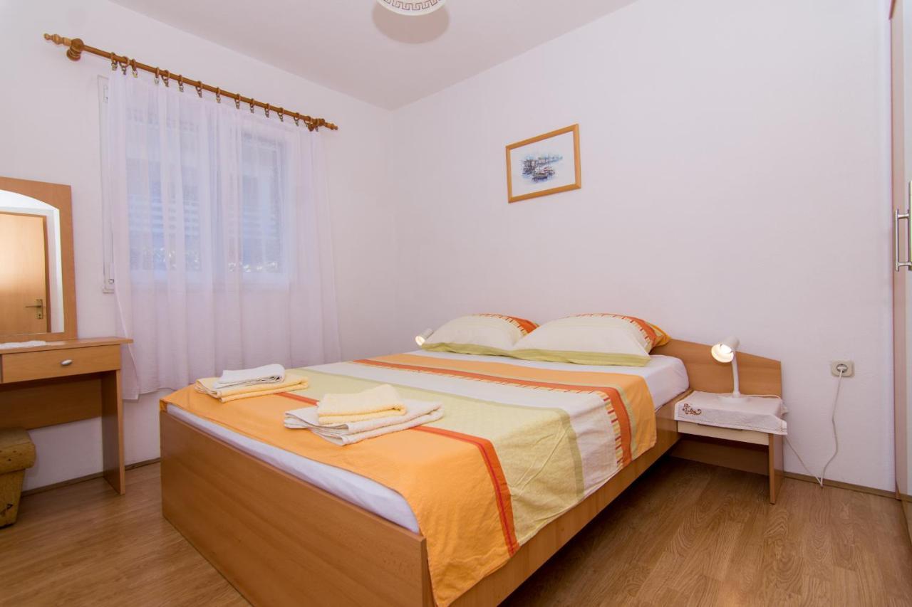 Holidays Apartments Slanada With Terrace And Sea View, Near The Beach & Town Trogir, Free Parking, Quiet Place On Peninsula Ciovo Eksteriør billede