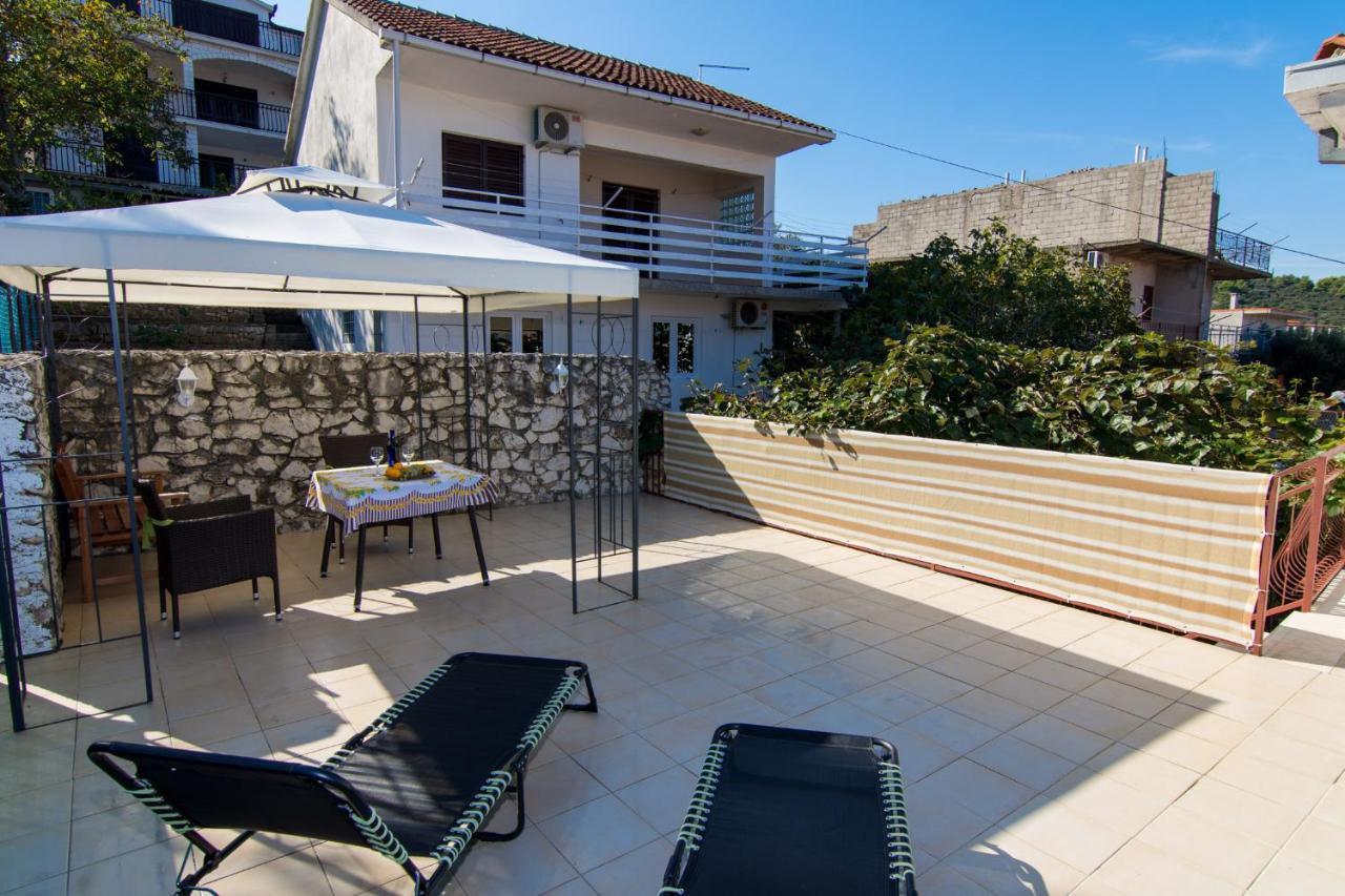 Holidays Apartments Slanada With Terrace And Sea View, Near The Beach & Town Trogir, Free Parking, Quiet Place On Peninsula Ciovo Eksteriør billede