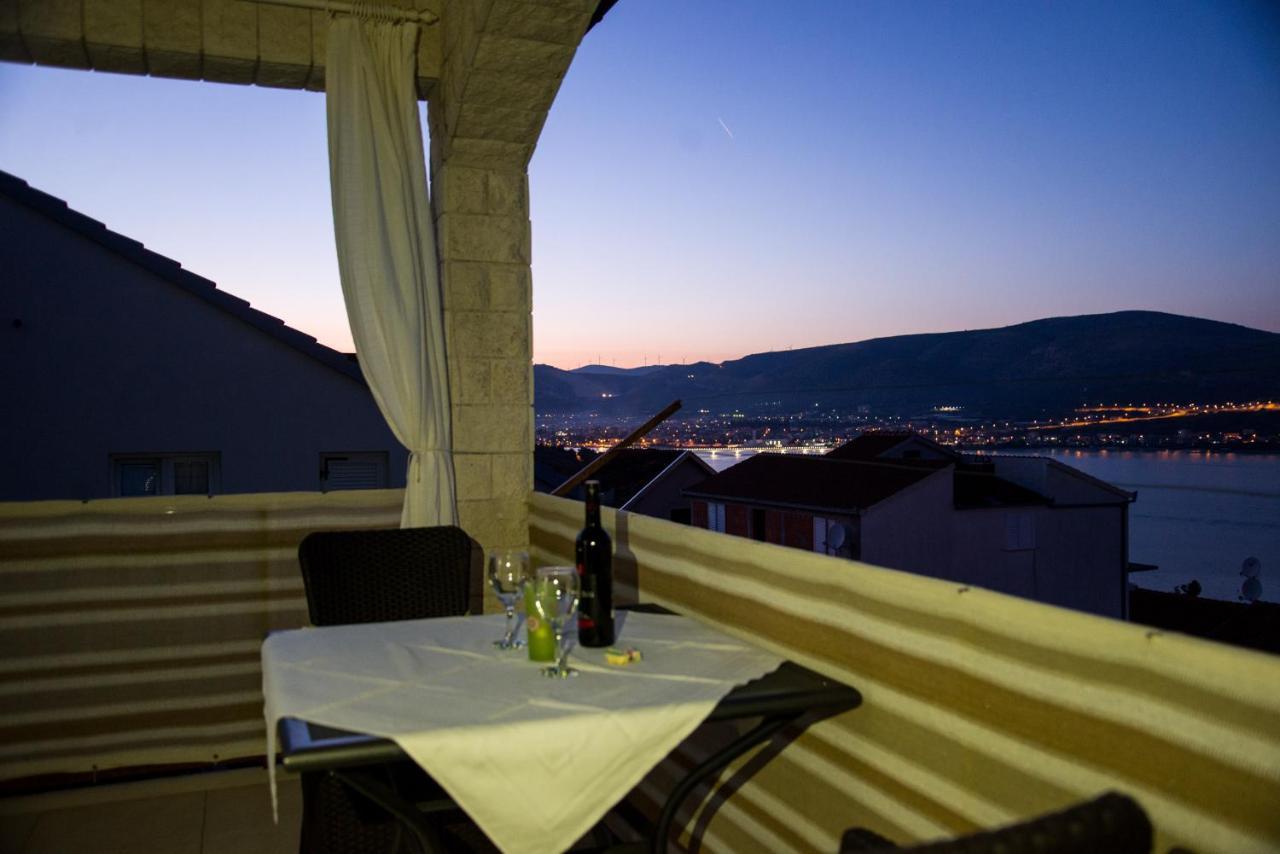 Holidays Apartments Slanada With Terrace And Sea View, Near The Beach & Town Trogir, Free Parking, Quiet Place On Peninsula Ciovo Eksteriør billede
