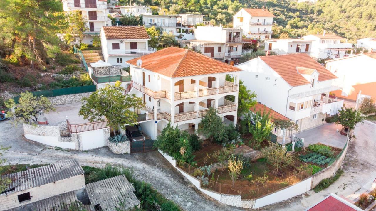 Holidays Apartments Slanada With Terrace And Sea View, Near The Beach & Town Trogir, Free Parking, Quiet Place On Peninsula Ciovo Eksteriør billede