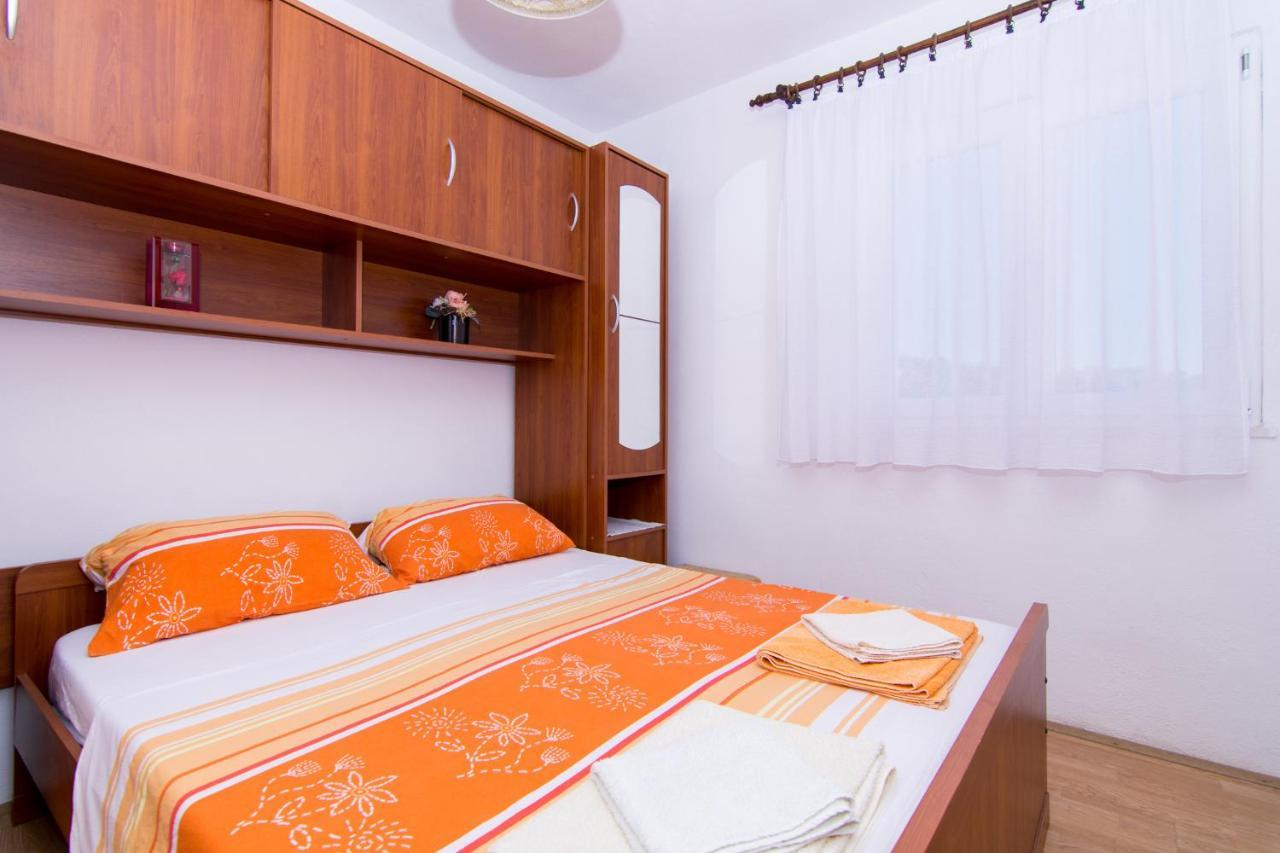Holidays Apartments Slanada With Terrace And Sea View, Near The Beach & Town Trogir, Free Parking, Quiet Place On Peninsula Ciovo Eksteriør billede