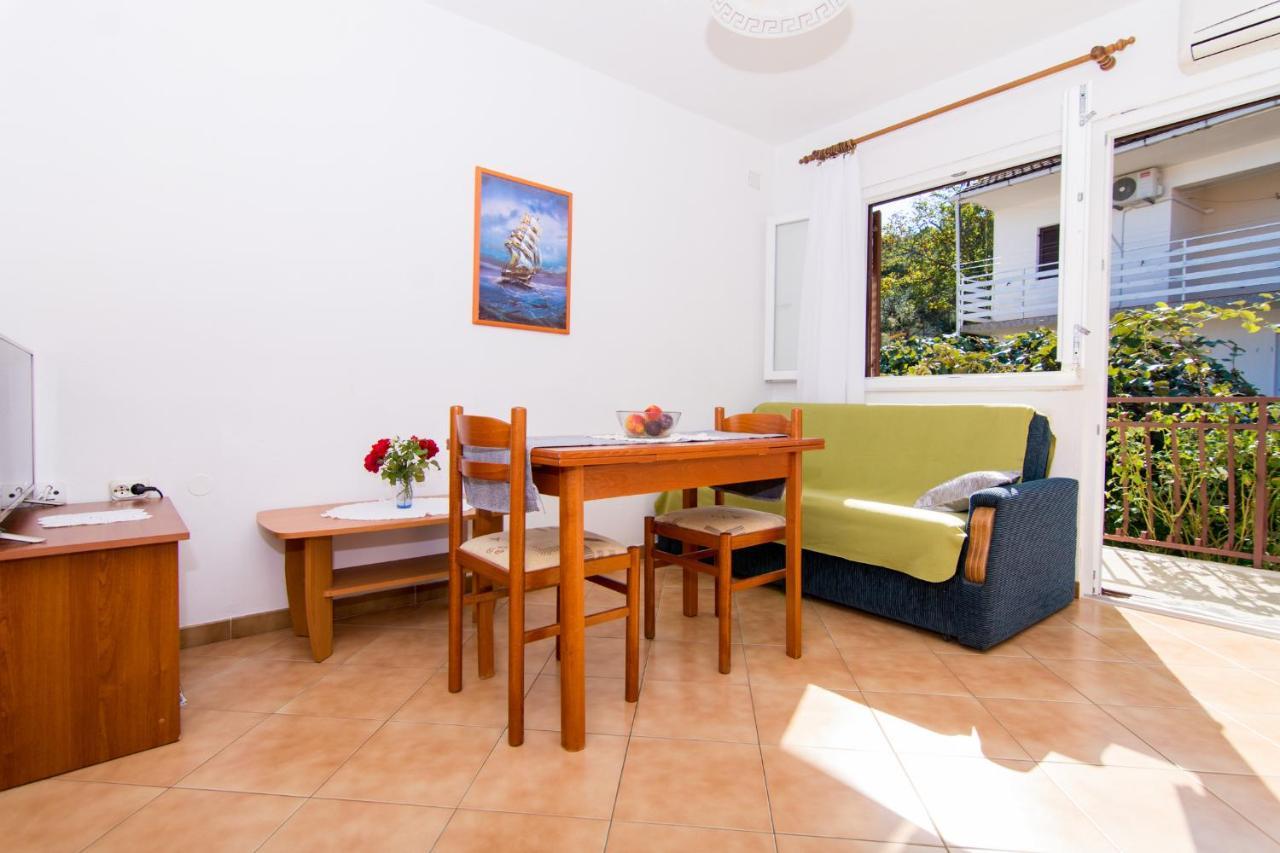 Holidays Apartments Slanada With Terrace And Sea View, Near The Beach & Town Trogir, Free Parking, Quiet Place On Peninsula Ciovo Eksteriør billede